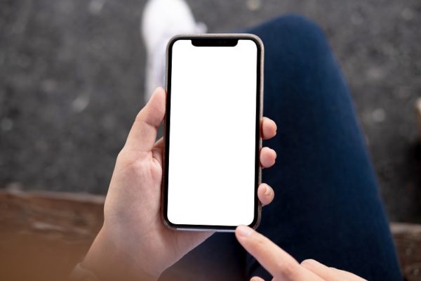 how much does it cost to get an iphone screen fixed uk